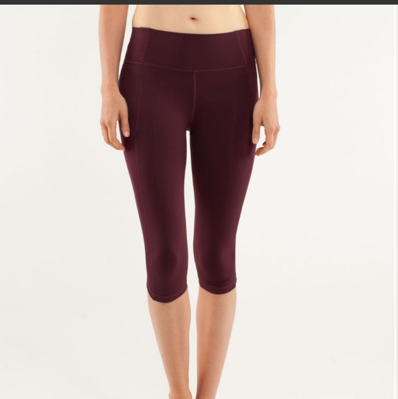 NWT Lululemon 105 F Crop
Bordeaux Drama